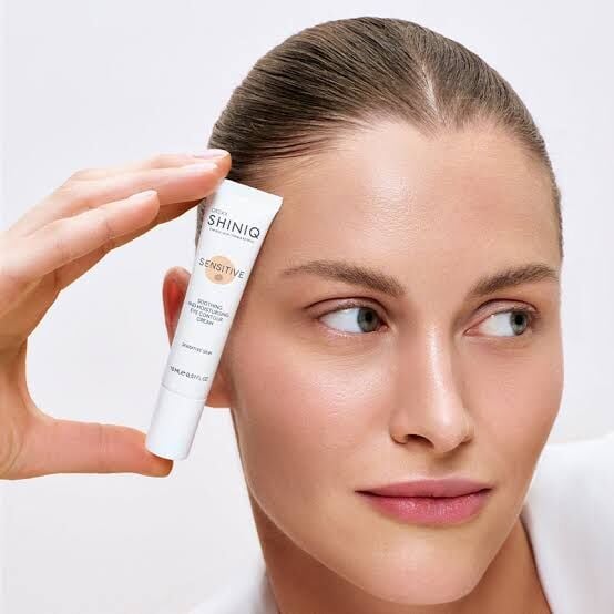 SHINIQ NEMLENDİRİCİ GÖZ CONTOUR KREM 15 ML