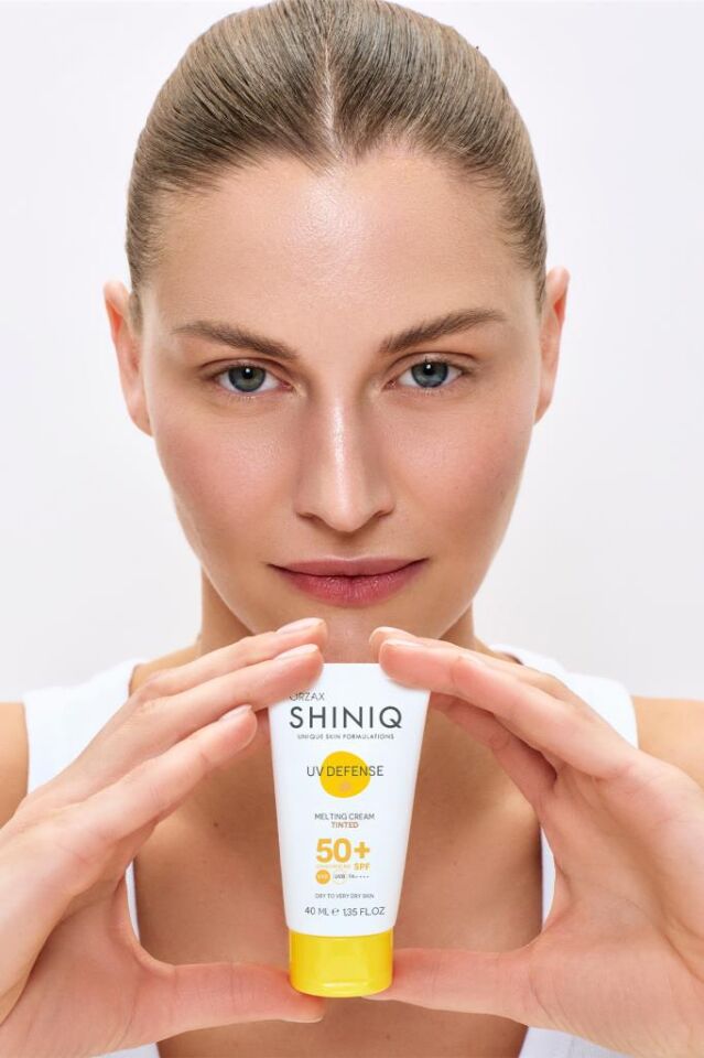 SHINIQ KURU CİLTLER İÇİN RENKLİ GÜNEŞ KORUYUCU SPF50+ 40 ML