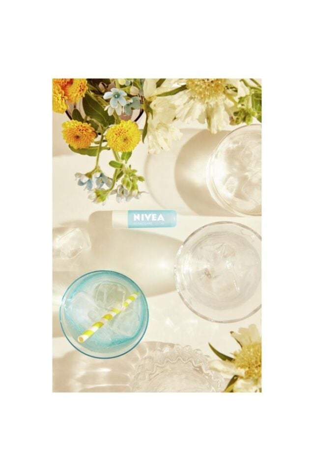 Nivea Bakım Yapan Dudak Bakım Kremi Hydro Care SPF15 4,8 gr