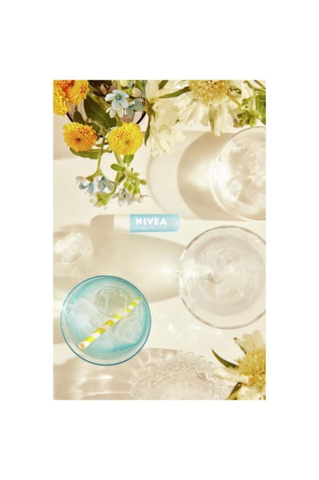 Nivea Bakım Yapan Dudak Bakım Kremi Hydro Care SPF15 4,8 gr